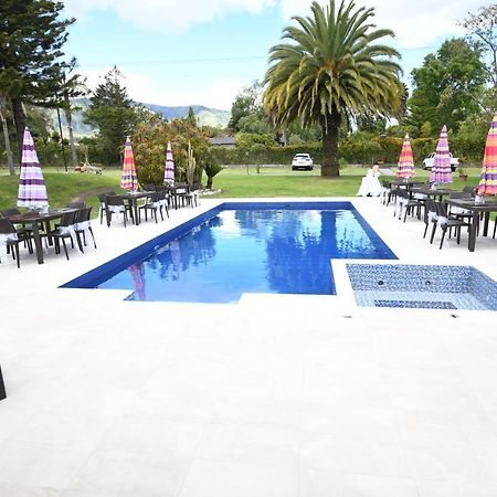 Quinta La Constanza Hotel Tababela Bagian luar foto