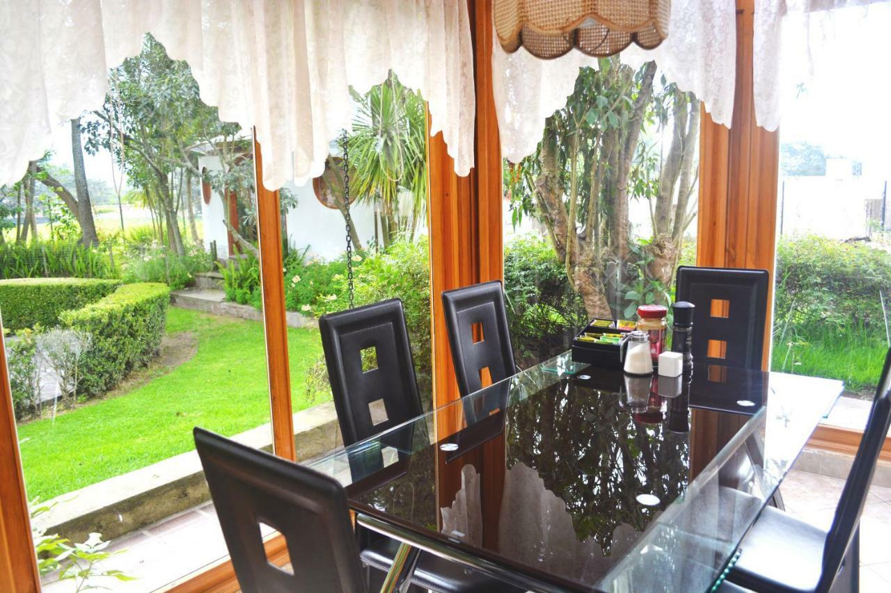 Quinta La Constanza Hotel Tababela Bagian luar foto